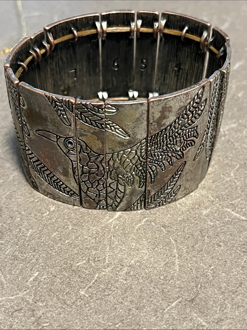 Unique Engraved Silver-Tone Stretch Bracelet with Animal Motif